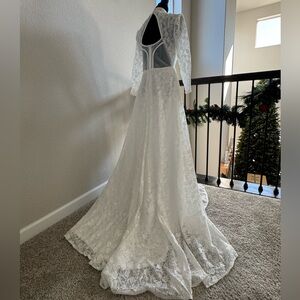 🆕 Wedding Dress Bridals White Wedding Dress with Long Train - Size 8